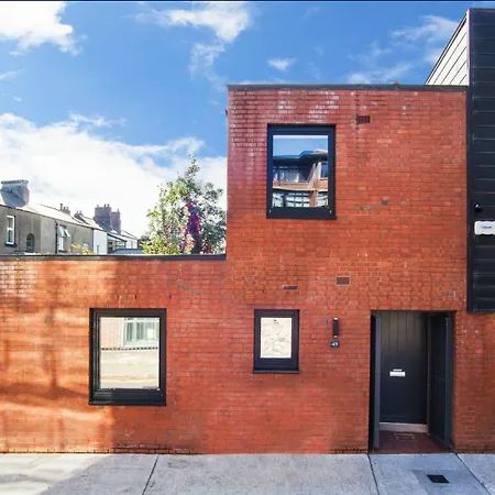 2 Bedroom With Private Patio *