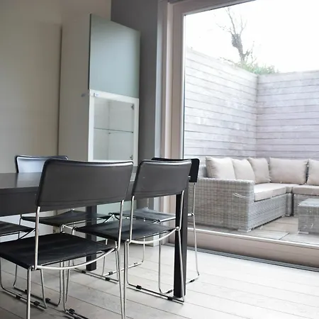 Διαμέρισμα 2 Bedroom With Private Patio *