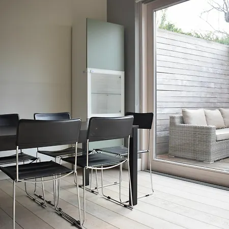 Διαμέρισμα 2 Bedroom With Private Patio